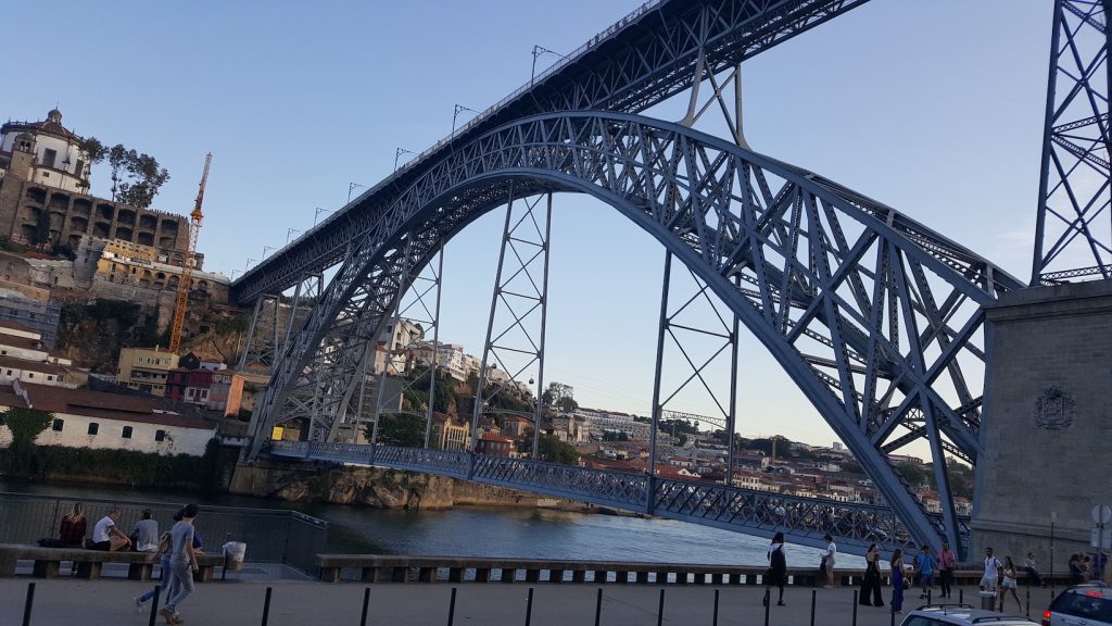 Camino Portuguese - podul din Porto