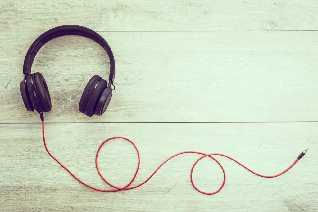 Cum să asculți podcasturi